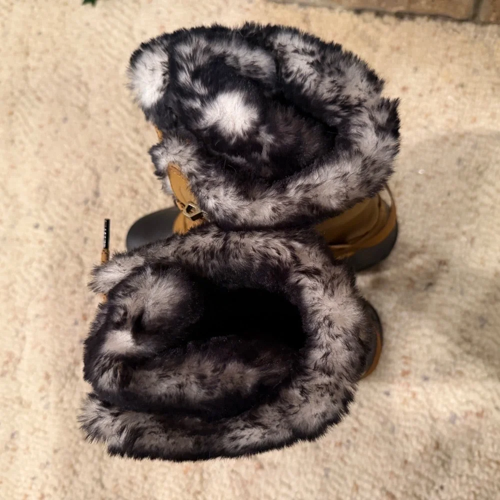 The North‎ Face Brown and Black Winter Boots Ladies Size 11 NEW In Box